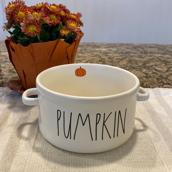 NWT Rae Dunn🎃Small PUMPKIN Casserole Dish - Picture 1 of 4